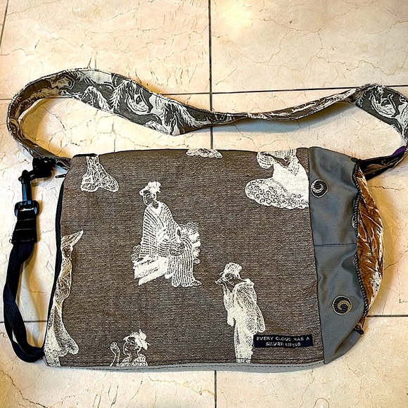 Fabric Sling bag “Every Cloud Has a Silver Lining” - Picture 5 of 6
